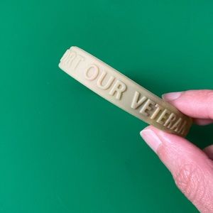 Army coyote tan “Support Our Veterans” silicone bracelet